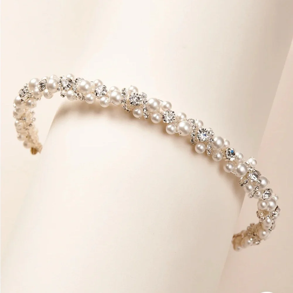 Elegant Pearl and Crystal Headband - Picture 2 of 4